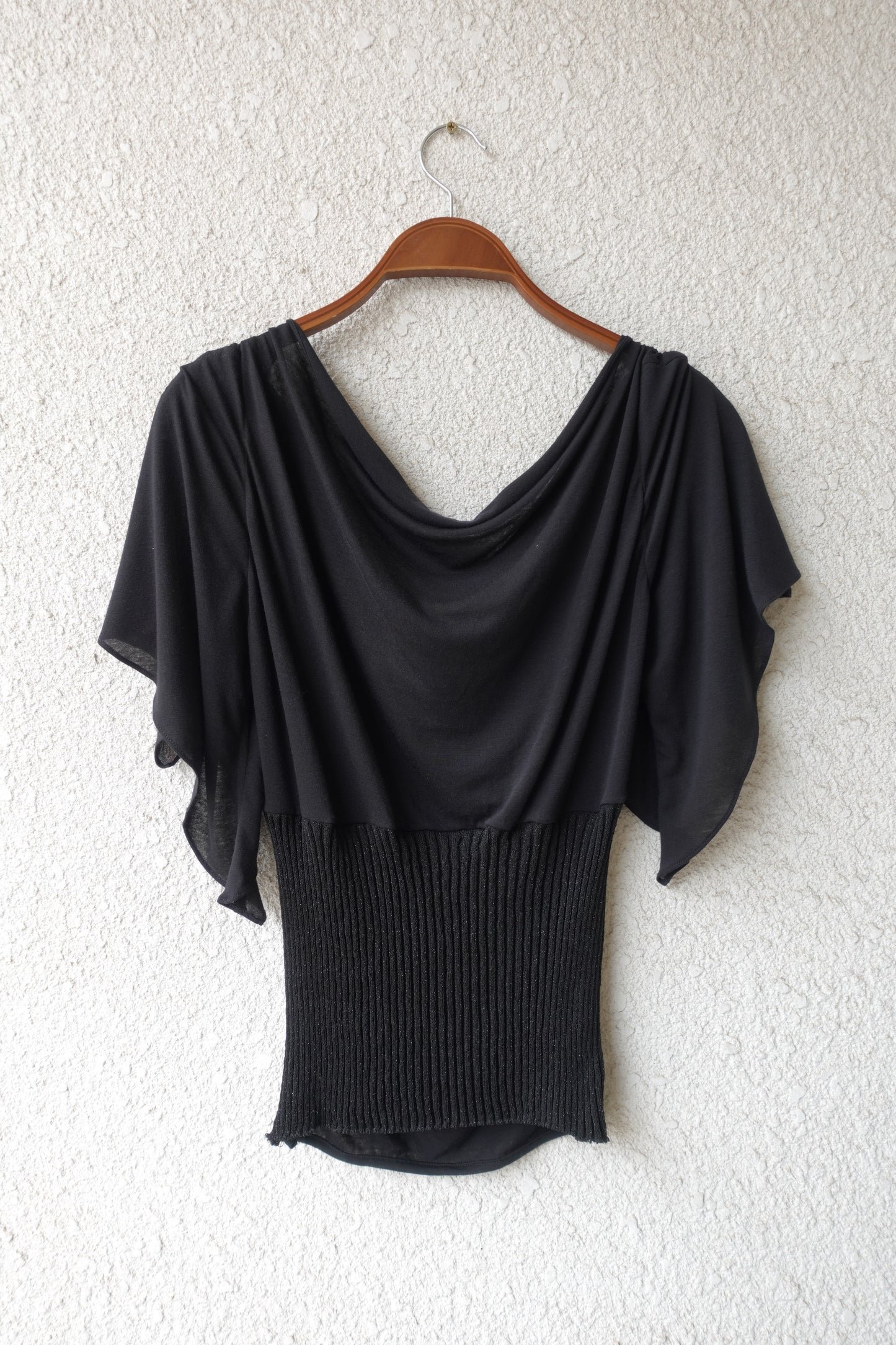 RIB 005 'Dancing Sleeves Back knit Jersey Top'